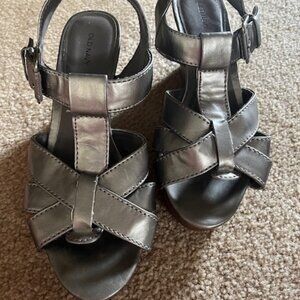 Old Navy Pewter Wedge Sandal ~ Size 8